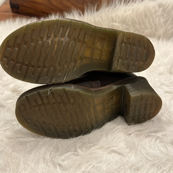 Dr.Martens Chelsea boot size 5 children pre-owned. - Picture 2 of 8